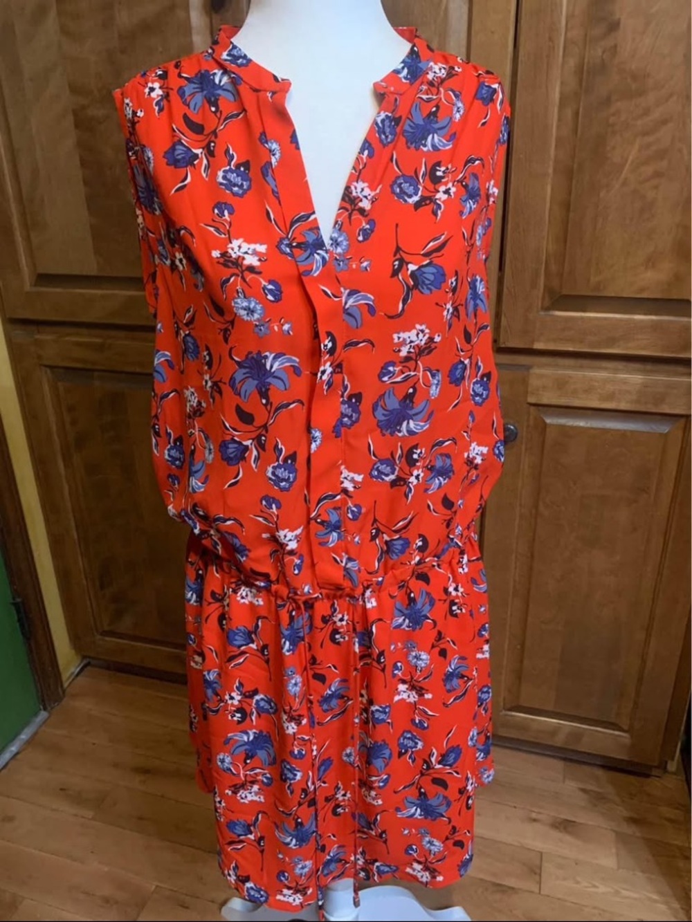 Lila Rose Bright Red Floral Women’s Sz 6 Dress Sleeveless . Excellent condition.